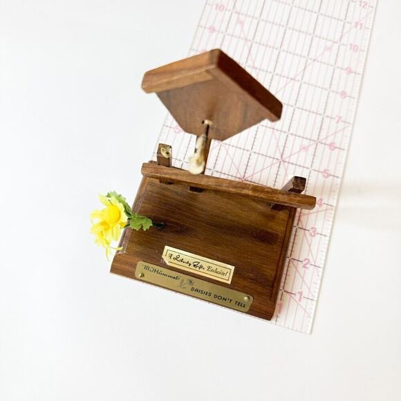 Limited‎ Edition Wood Display Stand ONLY for Hummel Figure DAISIES DON’T TELL - Picture 3 of 6